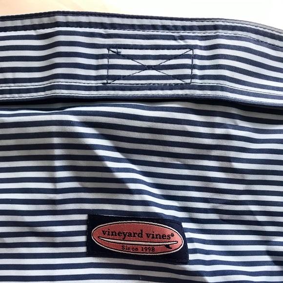 Vineyard Vines pouch in blue stripes - Picture 2 of 5